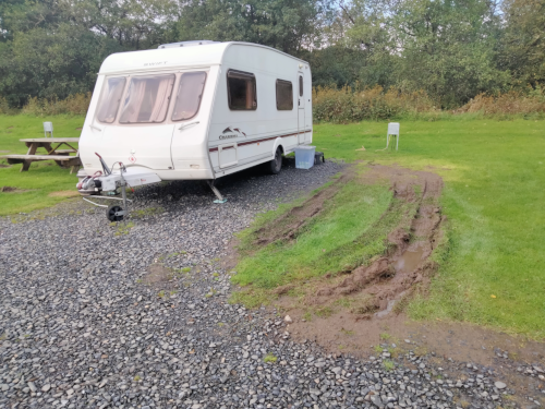 Caravan_Grass.jpeg